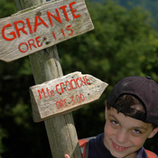 Sign pointing the way to Griante