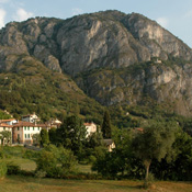 La frazione di Carsolina with San Martino above